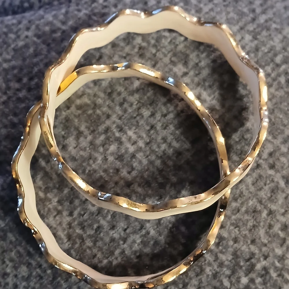 Kate Spade New York Cream & Gold Wavy Enamel Bangle Bracelet Set of 2 - Picture 3 of 6